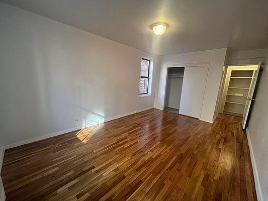 Foto del edificio - 1 bedroom in BRONX NY 10467