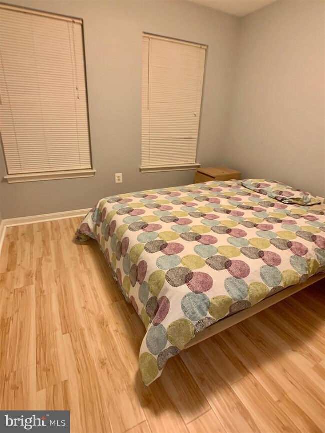 Foto del edificio - 122 Longpoint Way