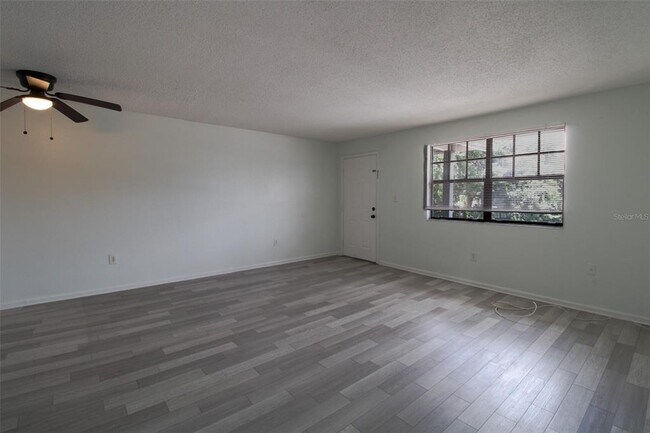 Building Photo - 201 Poinsettia Pine Ct
