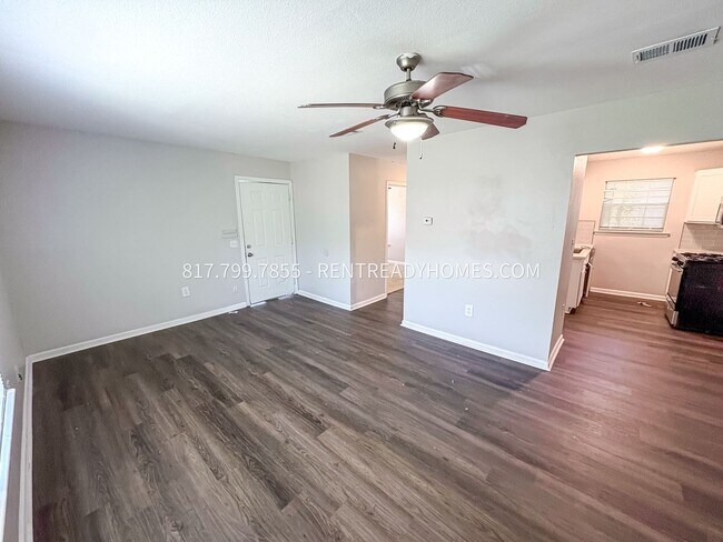 Foto del edificio - 1005 Davis Ave