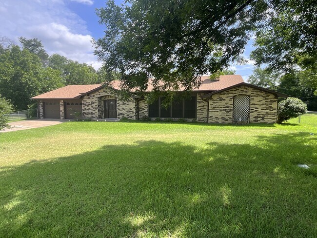 Building Photo - 530 Hilliard Dr