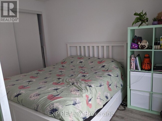 Building Photo - 50 Charles St E