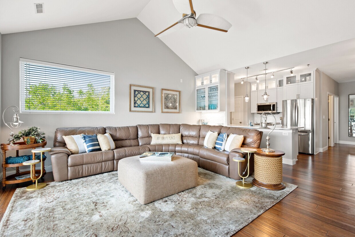 Foto principal - 275 Flynn Rd
