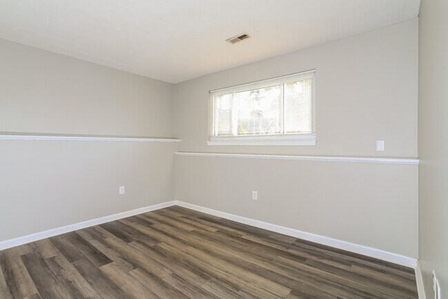 Foto del edificio - 2664 Ridgecrest Ln
