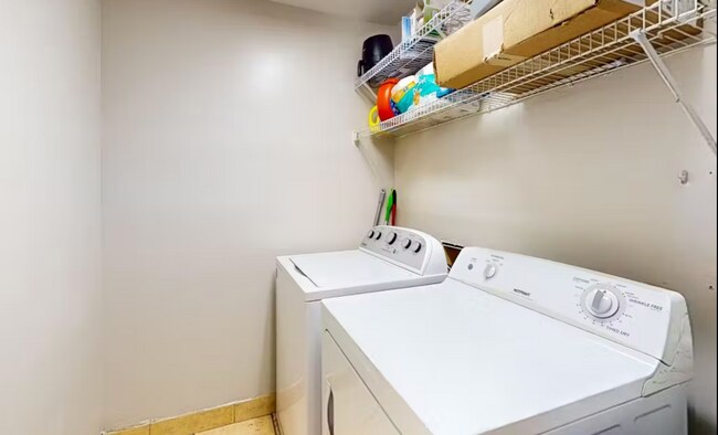 Photo - 220 Elm St Apartment