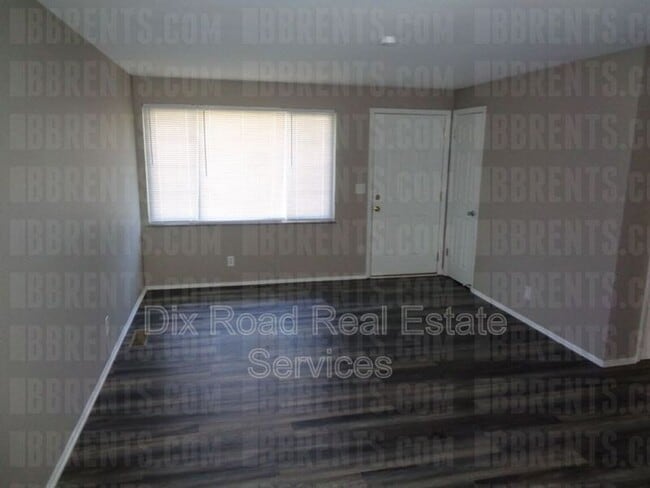 Building Photo - 374 Rockford Dr