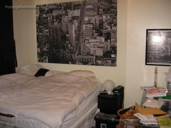 Building Photo - 165 Main St