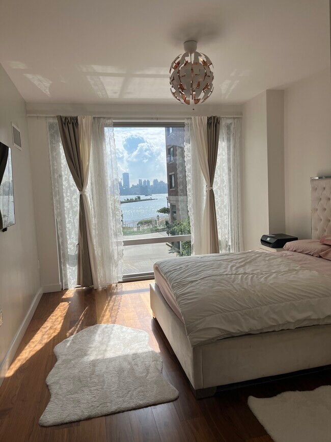Foto del edificio - 2 Shore Ln