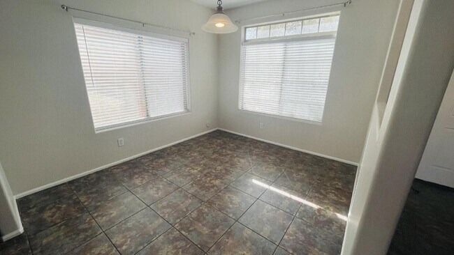 Foto del edificio - 44970 W Zion Rd