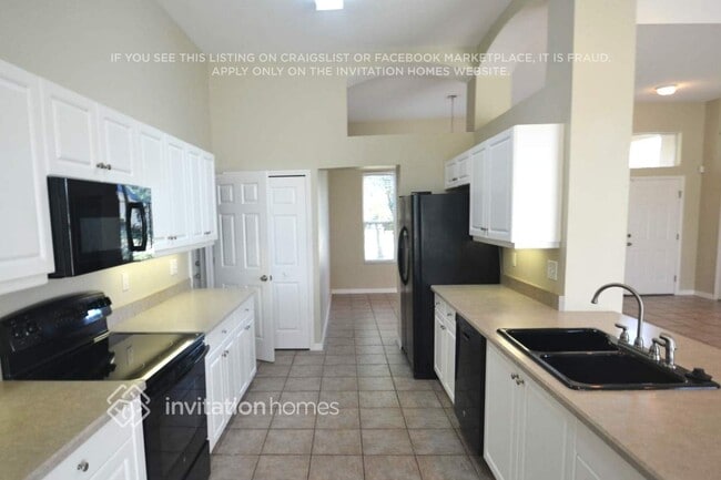 Building Photo - 1720 Creekwater Blvd