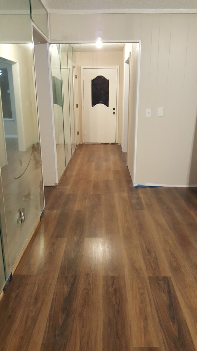 Foto del edificio - 2304 W Gary St