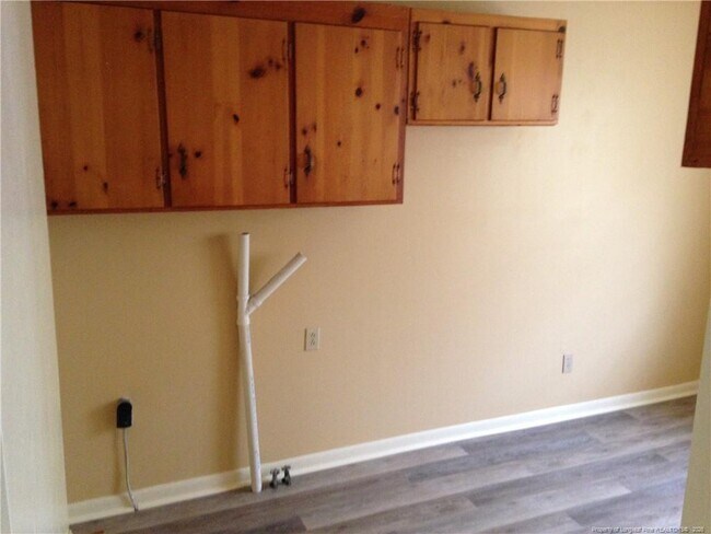 Building Photo - 608 Bee Gee Rd