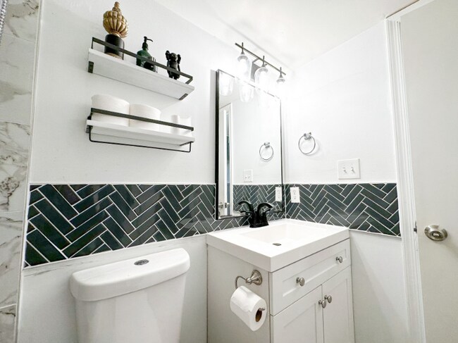 Foto del edificio - 1408 Deerpond Ln