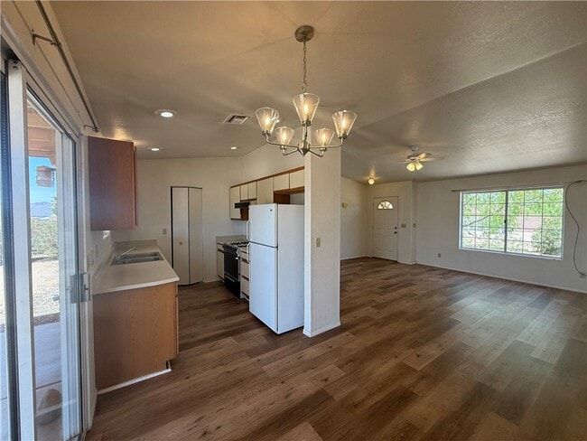 Building Photo - 7778 E Pioneer Dr