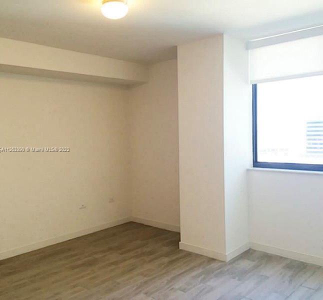 Foto del edificio - 999 SW 1st Ave