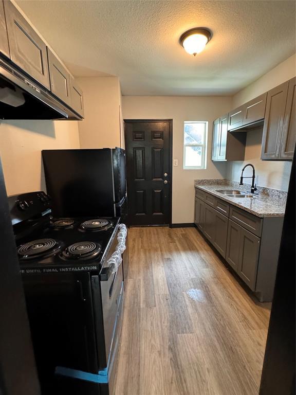 Foto principal - 7210 Dahlia St