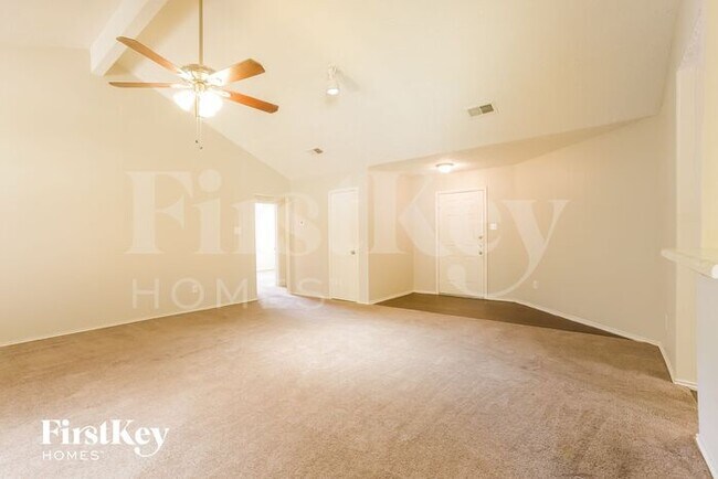 Foto del edificio - 2602 Woodsorrel Dr
