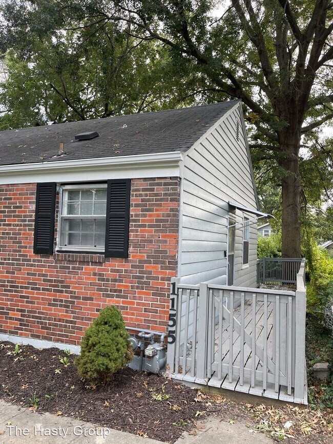 Building Photo - 2 br, 1 bath House - 1155 E 75th Ter