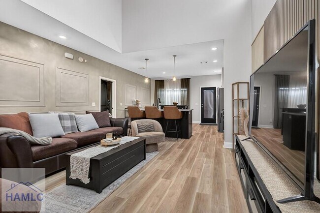 Building Photo - 840 Abode Ave