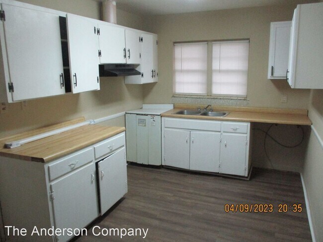 Building Photo - 3 br, 1 bath House - 2517 Cherokee Dr.