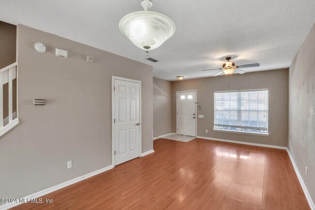 Foto del edificio - 12311 Kensington Lakes Dr