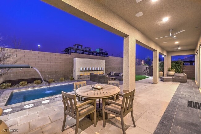 Foto del edificio - 2542 Strathmill Ave