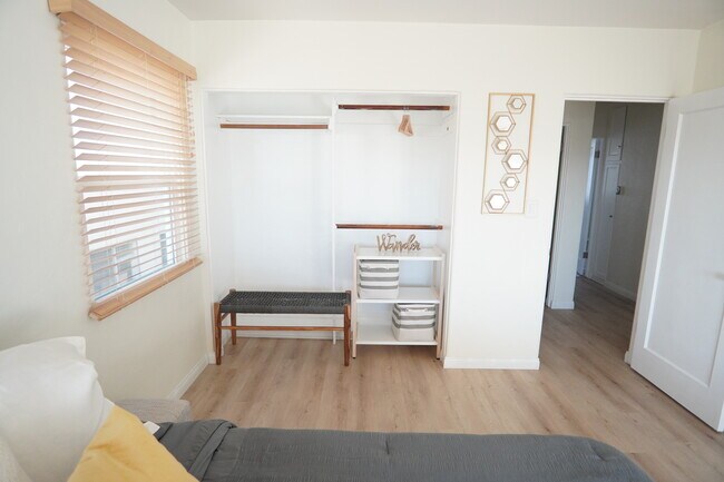 Foto del edificio - 1814 Linwood St