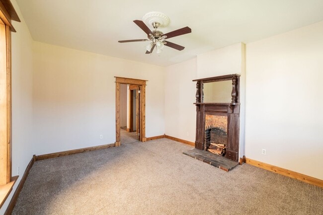 Building Photo - Charming 2Bedroom Apartment in The Nations