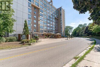 Building Photo - 1110-1110 Walden Cir