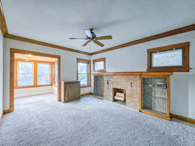 Building Photo - 3338 W Cullom Ave