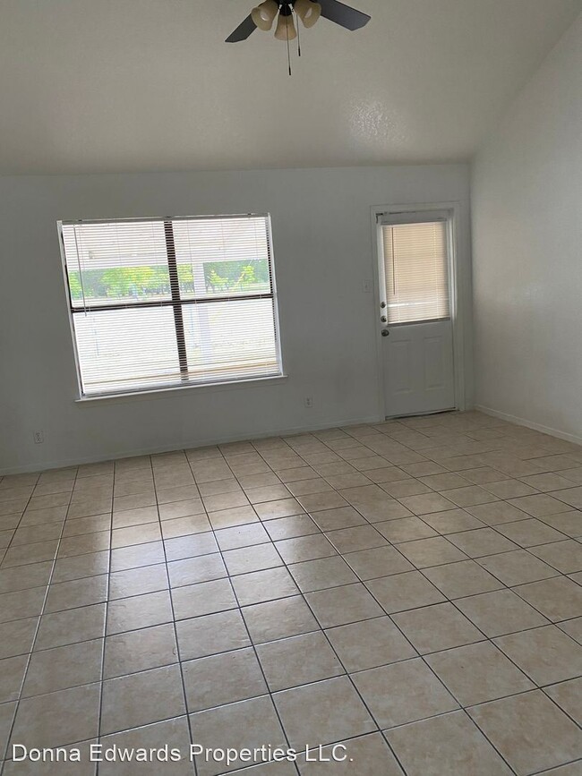 Building Photo - 3 br, 1.5 bath House - 2416 Jerome