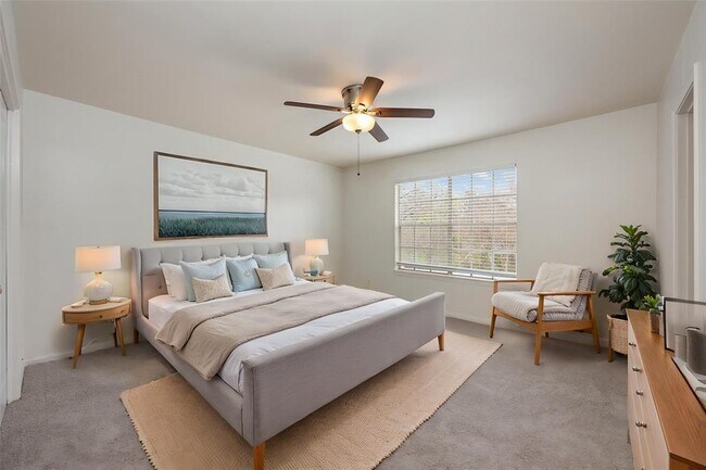 Foto del edificio - 6107 Bullard Dr