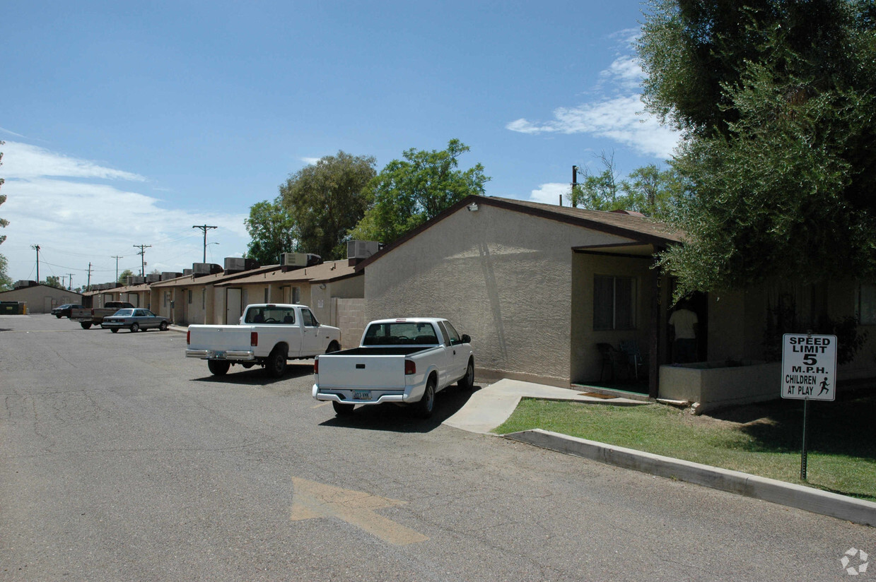 Building Photo - Hayward Apartments