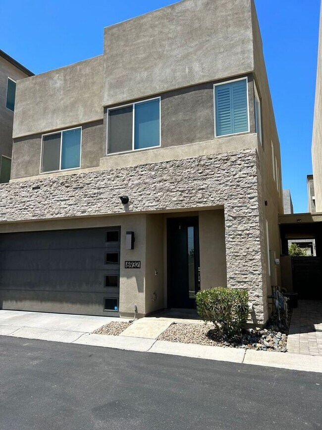 Skye on McDowell House Rental in Scottsdale, AZ