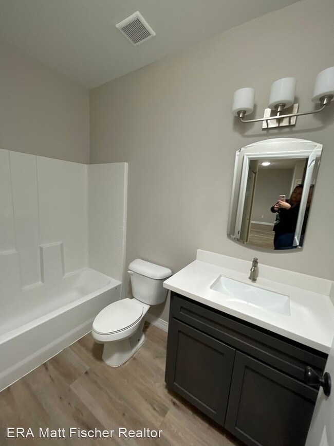 Building Photo - 3 br, 2 bath House - 400 E Orchid St