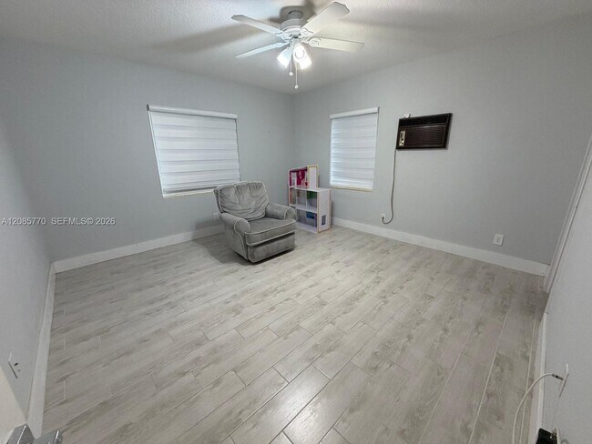 Foto del edificio - 630 SW 46th Ave