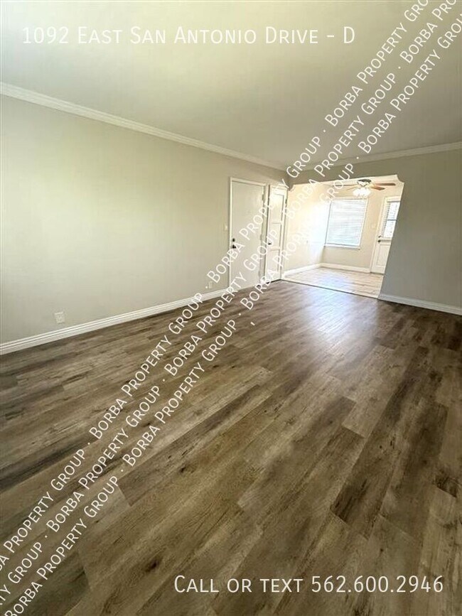 Foto del edificio - 1092 E San Antonio Dr