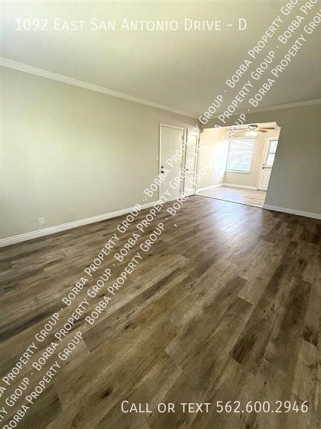 Building Photo - 1092 E San Antonio Dr