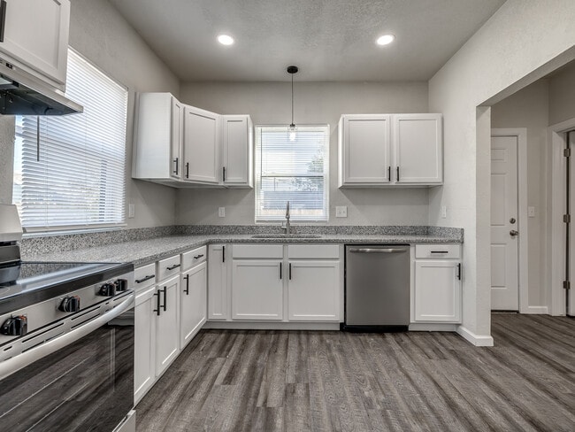 Building Photo - 146 N Donald Ave