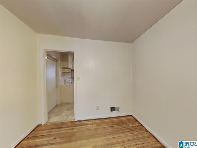 Building Photo - 312 Sunhill Rd NW