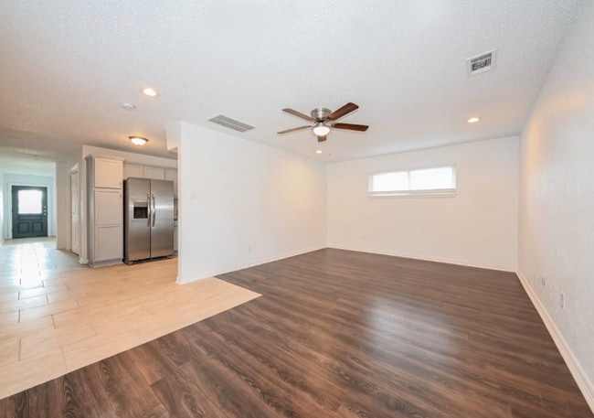 Foto del edificio - 2112 Kevin Ct