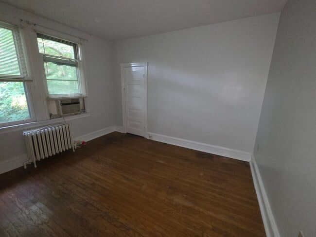 Building Photo - 228 W Magnolia Ave