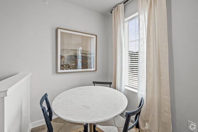 2 habitaciones, 2 baños - 118 m² - Comedor - Brentwood at the Reserve