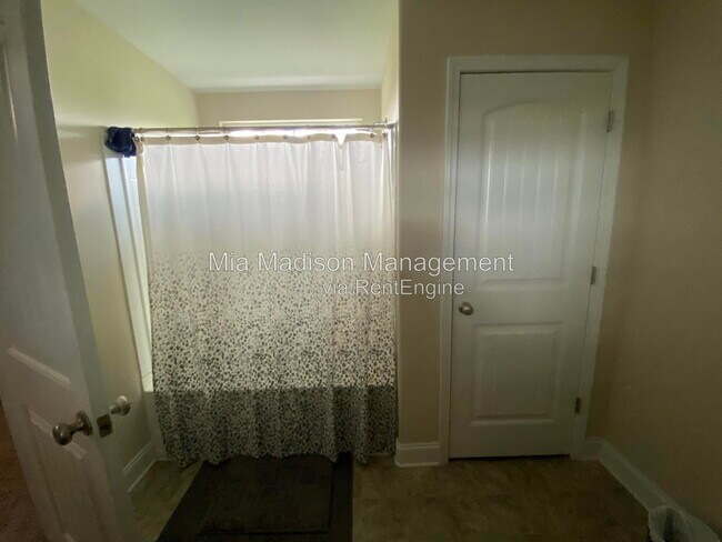 Building Photo - 25 Abaco Ct