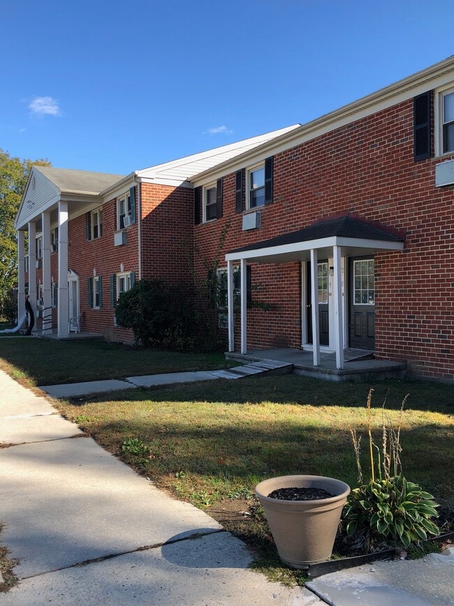 Building Photo - 20 Fort Sumpter Rd