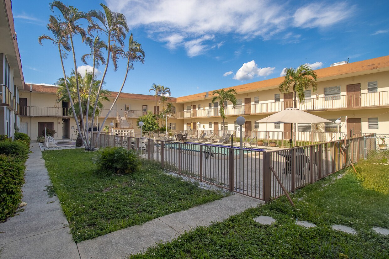 Foto principal - 415 NE 2nd St