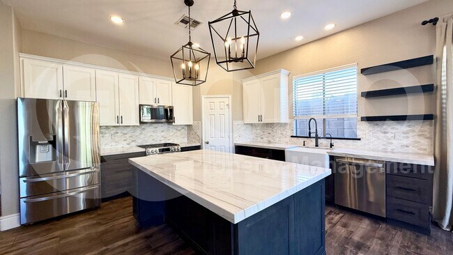 Foto del edificio - 1237 N 86th Pl