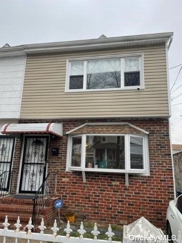 Foto principal - 95-33 Remington St