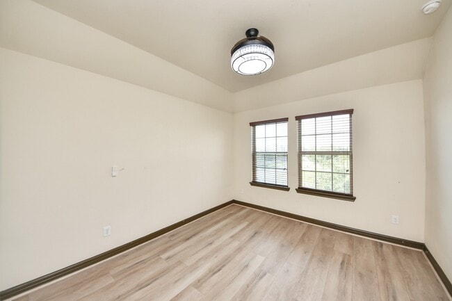 Building Photo - 26407 Wooded Hollow Ln