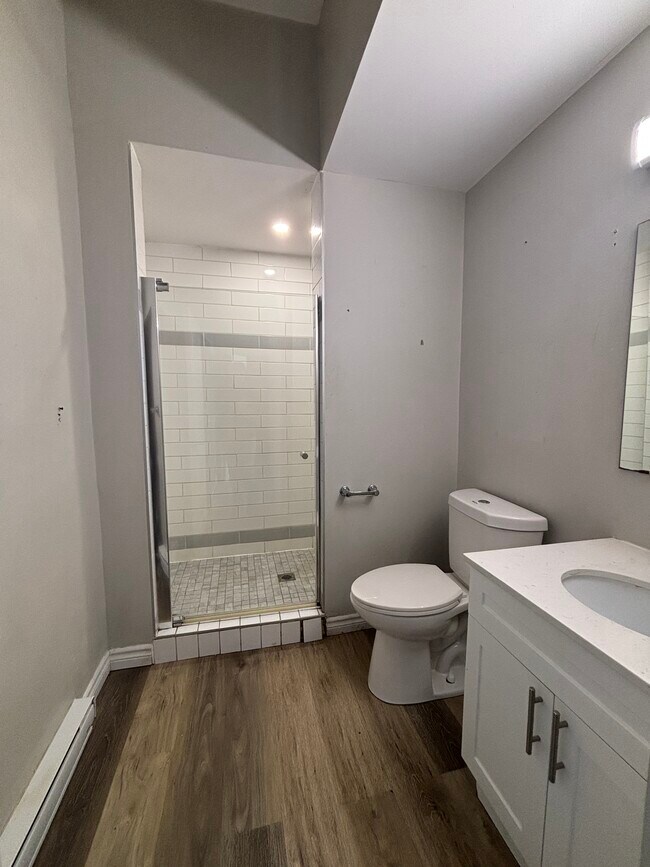 Photo du bâtiment - Beautifully Updated Studio Apartment in Downtown Sarnia!